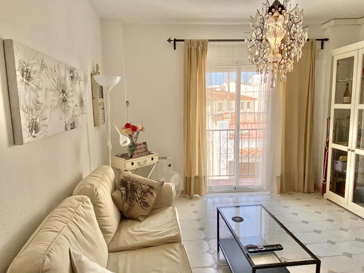Apartamento Plaza Cavana เนร์คา ภายนอก รูปภาพ